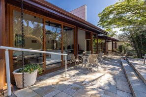 Basic Chalet | Outdoor dining - Casa Flamboyant - Granja Viana (Carapicuíba)