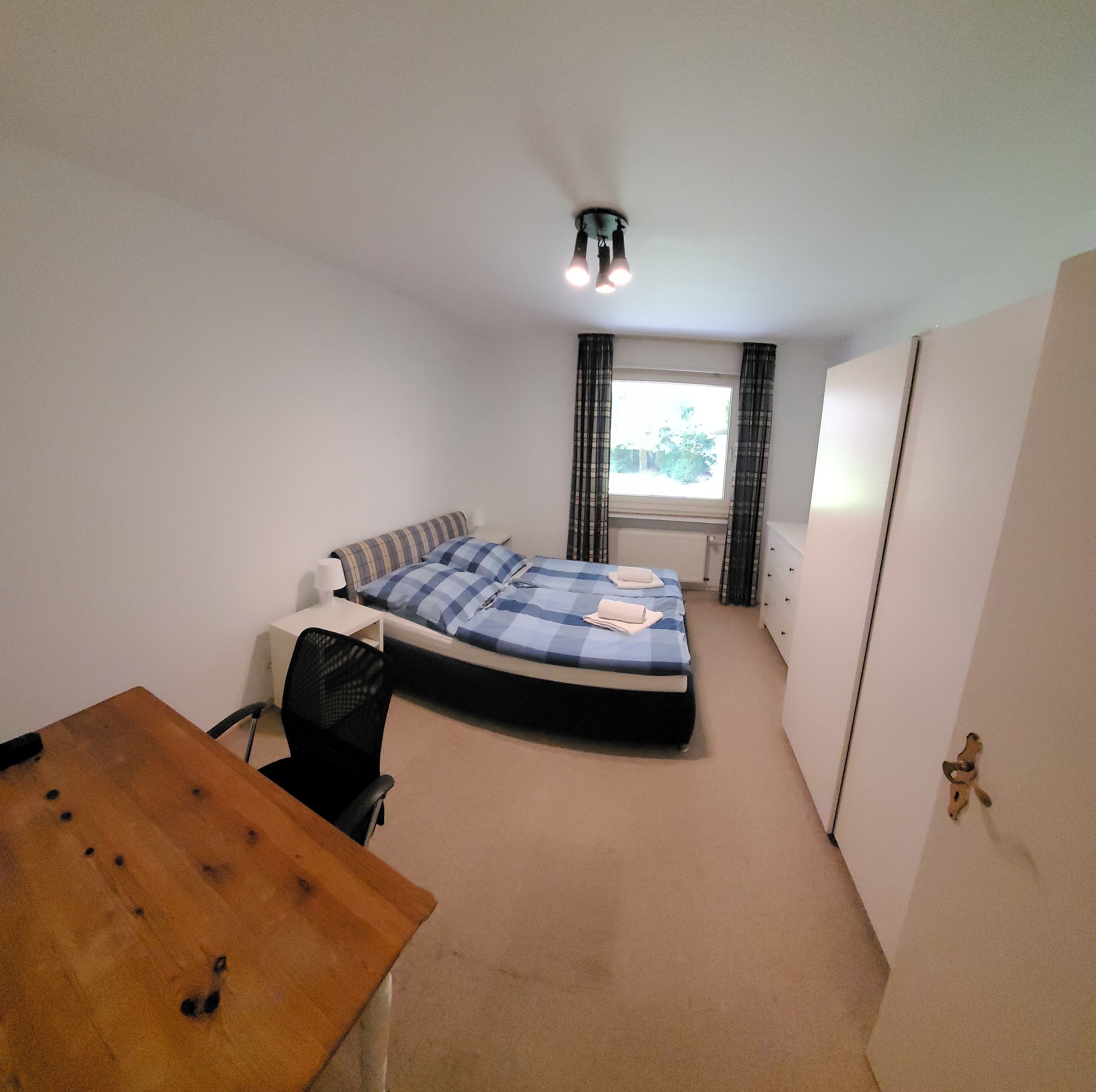 2 Schlafzimmer, Schreibtisch, Reisekinderbett, kostenloses WLAN