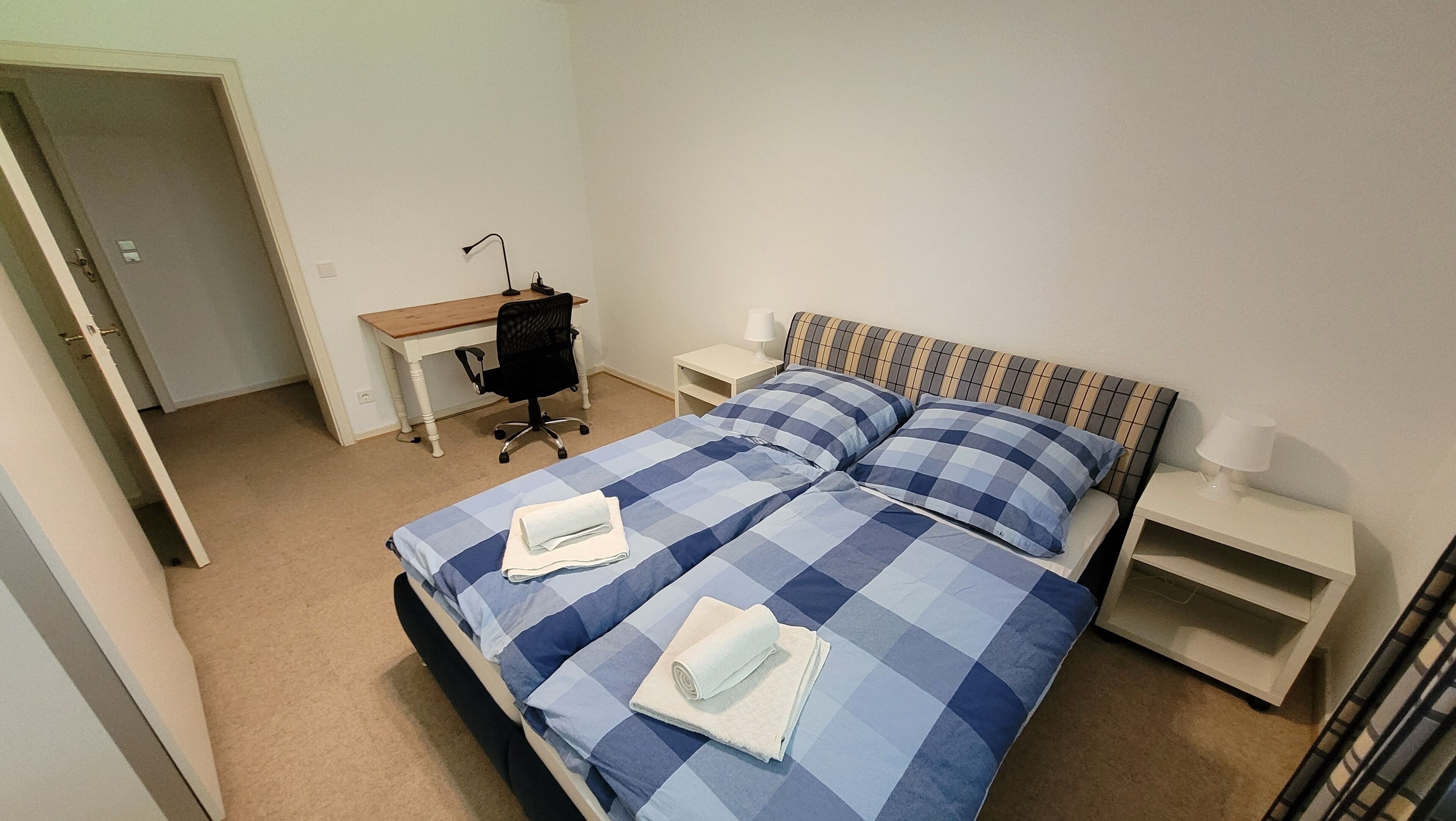 2 Schlafzimmer, Schreibtisch, Reisekinderbett, kostenloses WLAN