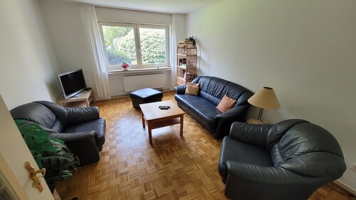 Wohnung mit separatem Eingang und Gartenblick