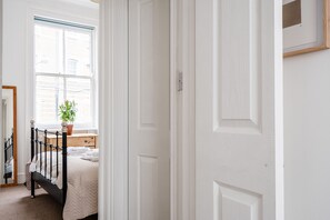1 bedroom, desk, iron/ironing board, free WiFi - Chic 1 bed apartment Near British Museum (London)
