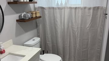 Handdoeken, toiletpapier