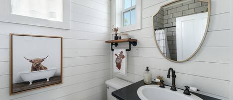 Dusche, Handtücher, Seife, Toilettenpapier