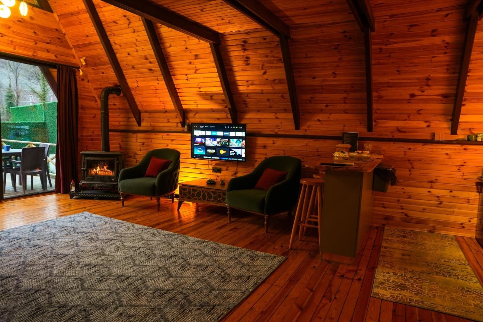 Deluxe Bungalow, Pool View | Living room