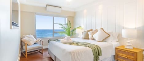 2 bedrooms, iron/ironing board, travel cot, WiFi
