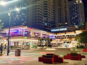 Exterior - High-Floor 2BR Ocean View Escape (Surfers Paradise)