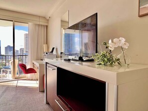 Interior - Ocean front Studio with 2 Beds (Surfers Paradise)