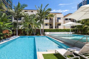 Pool - 2BR Ocean View Apt Heated Pool Spa (Broadbeach)