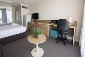1 bedroom, desk, iron/ironing board, WiFi - Ocean view L9 1BR Studio (Surfers Paradise)