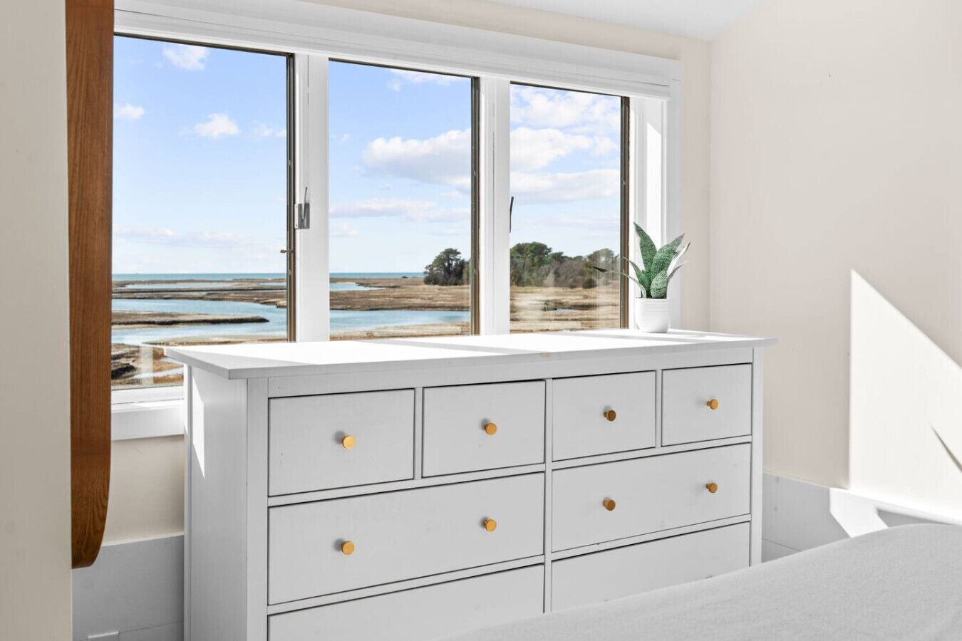 3 slaapkamers, een bureau, wifi, beddengoed