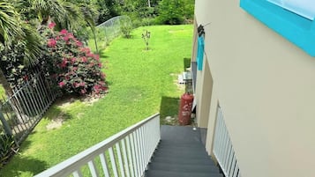 Apartment, Terrasse | Unterkunftsgelände