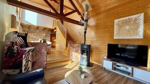 Smart-TV, Kamin, Videospiele, DVD-Player