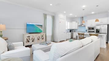 House, Multiple Beds (Seabreezy) | Living area