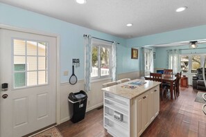 Dining - Family Friendly Home Near Cedar Point & Downtown (Sandusky)