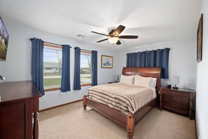 WiFi - Cozy Port Clinton Getaway w/ Hot Tub (Port Clinton)