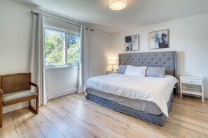 5 bedrooms, WiFi, bed sheets