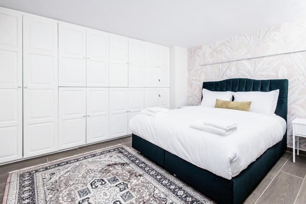 Luxury Apartment, Executive Level
