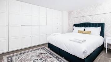 Luxury Apartment, Executive Level