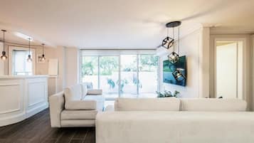 Luxury Apartment, Executive Level | Living area