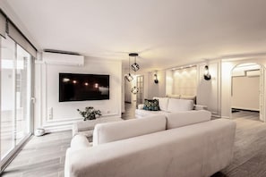 Luxury Apartment, Executive Level | Living area - MZ Kolonaki Hills (Athens)