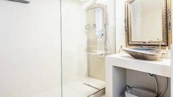 Luxury Apartment, Executive Level | Bathroom