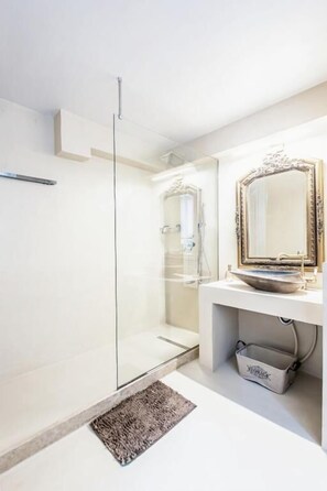 Luxury Apartment, Executive Level | Bathroom - MZ Kolonaki Hills (Athens)