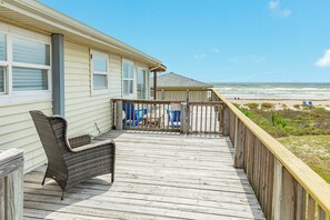 Terrace/patio - Surfside Beach Getaway: Authentic Beachfront Experience (Surfside Beach)