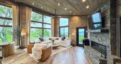 Mountain VIEWS • Indoor Pool • Hot Tub • Arcade