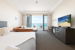 1 bedroom, iron/ironing board, WiFi, bed sheets - Hotel Room Ocean View Surfers Paradise (Surfers Paradise)