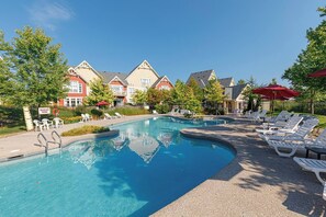 Pool - Eagle`s Escape at Blue Mtn: Summer Pool + Hot Tub (The Blue Mountains)