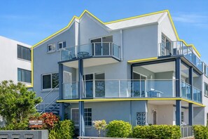 Exterior - Golden Beach Oceanfront 3BR (Golden Beach)