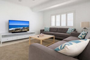 TV - Golden Beach Oceanfront 3BR (Golden Beach)