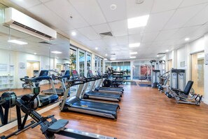 Fitness facility - L17 Small Studio Suite 2 Beds Pool Spa (Surfers Paradise)