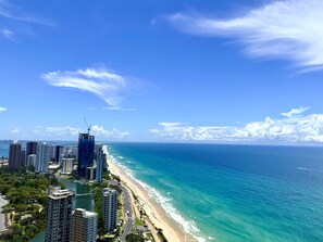 Beach nearby - Level 11 Ocean view Escape (Surfers Paradise)