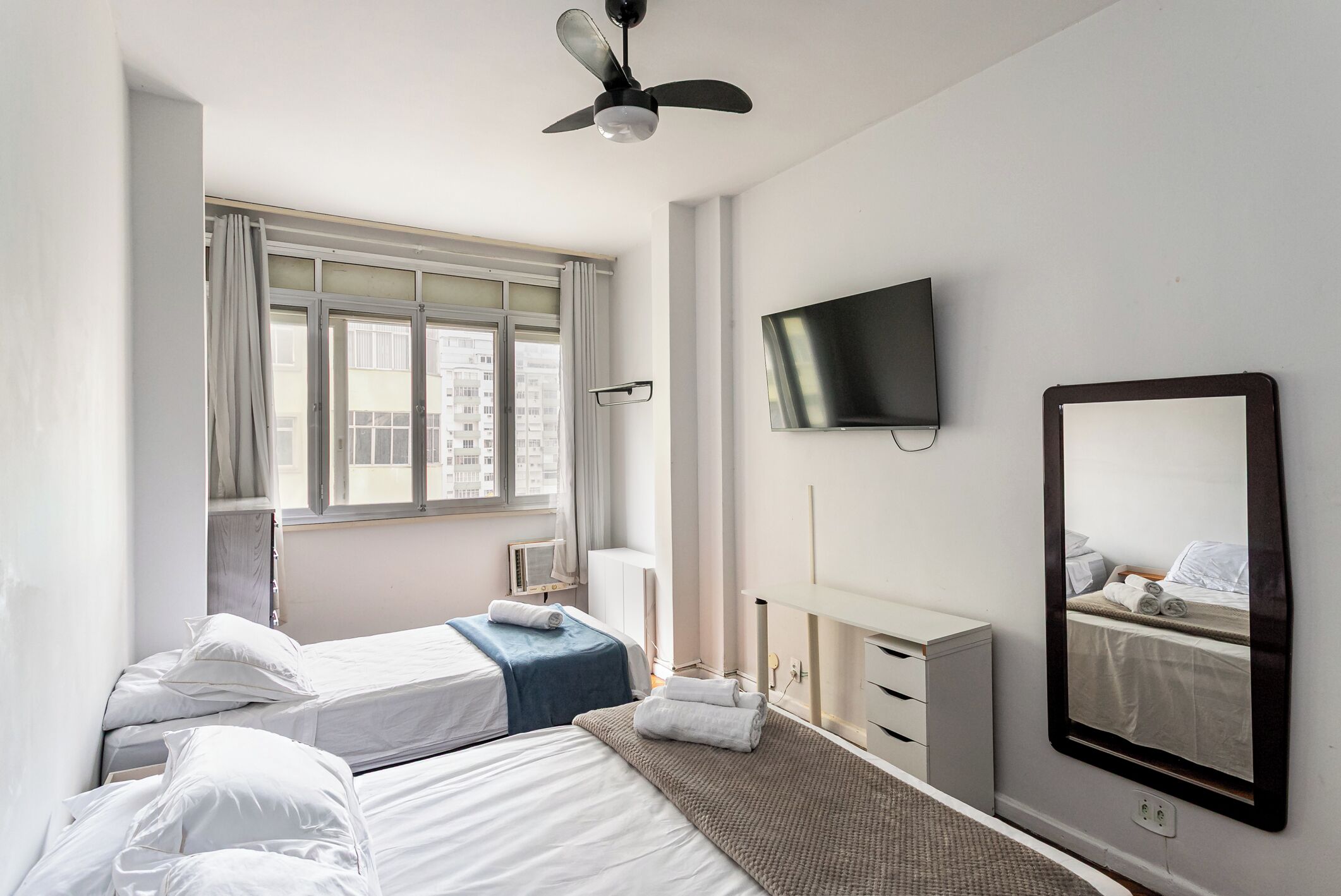 Classic Apartment, Beach View | Free WiFi