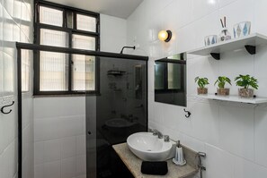 Apartemen Klasik, pemandangan pantai | Kamar mandi