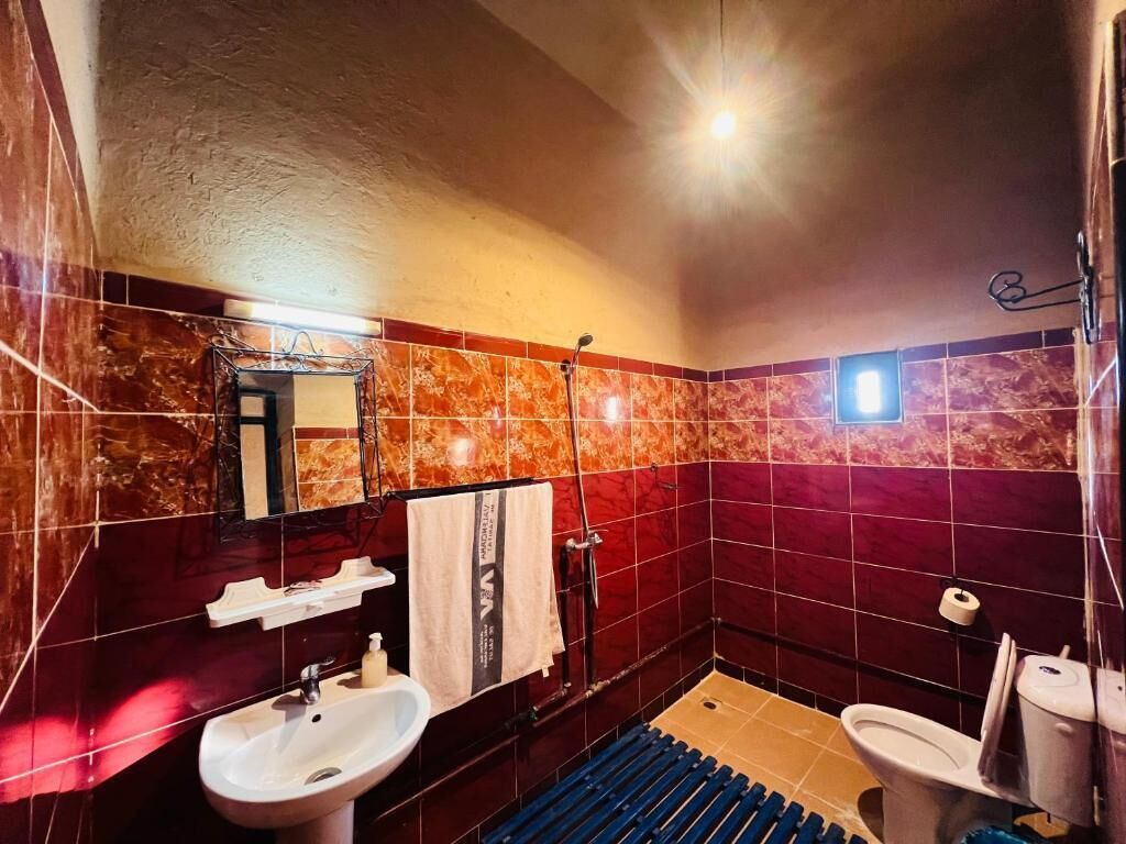Shower, free toiletries, towels, soap