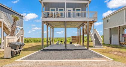 NEW! 2 Bed + Loft • Near Beach • Pool & Playground