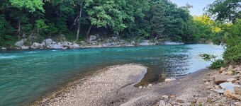 Barndominium - Sleeps 17 • River Access • Hot Tub
