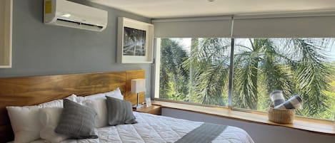 3 habitaciones, tabla de planchar con plancha, wifi y ropa de cama