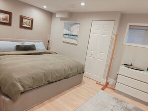 Room - Cozy Basement in North Mississauga (Mississauga)