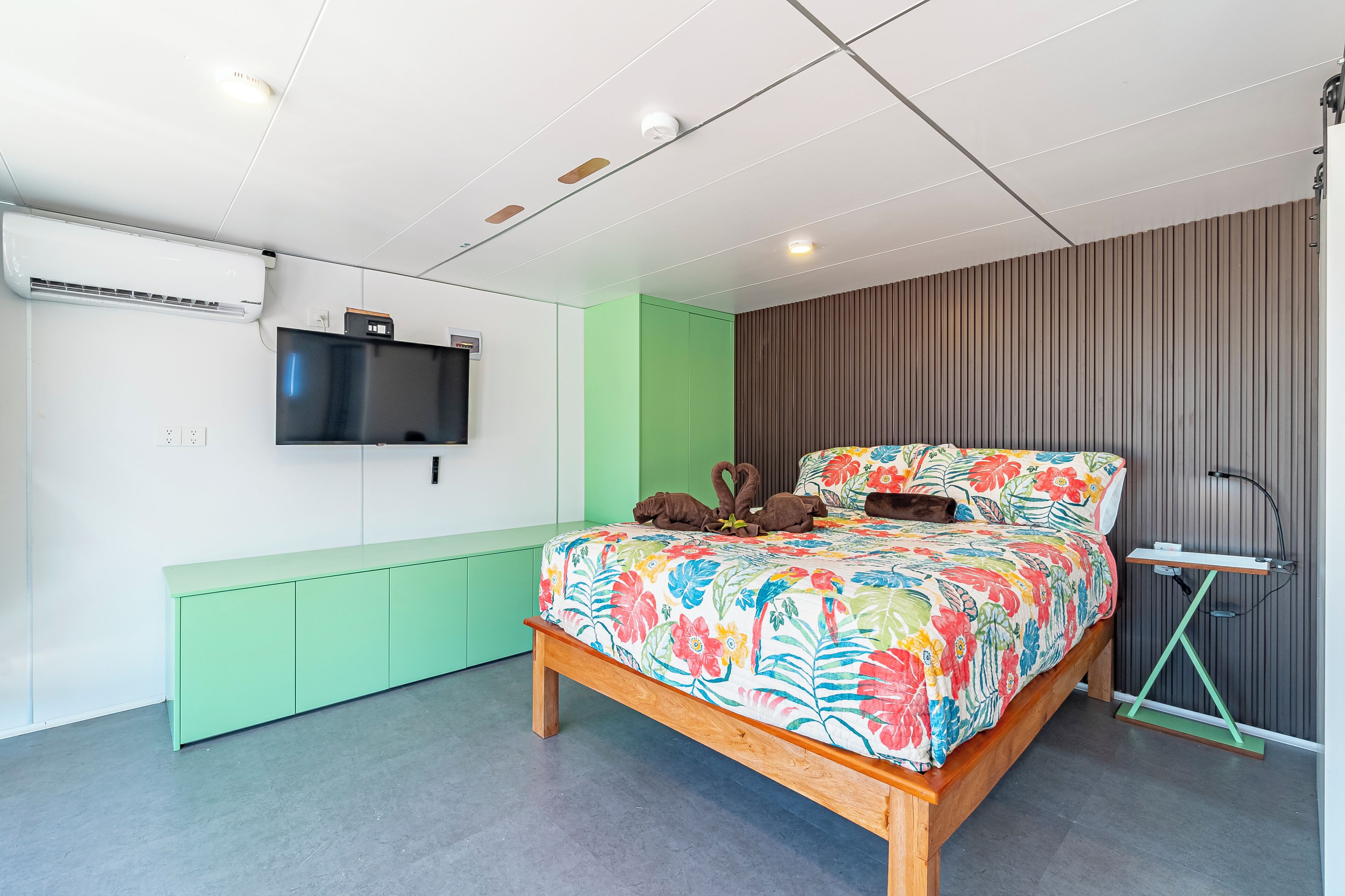 1 bedroom, in-room safe, iron/ironing board, free WiFi