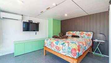 1 bedroom, in-room safe, iron/ironing board, free WiFi