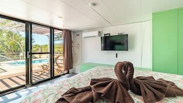 1 habitación, caja de seguridad en la habitación y escritorio