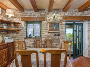 Dining - Rustical Stone House Kanfanar with Pool - Two Bedroom Holiday Home with Pool (Kanfanar)