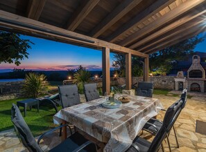 Outdoor dining - Rustical Stone House Kanfanar with Pool - Two Bedroom Holiday Home with Pool (Kanfanar)