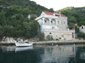 Exterior - Studio Apartment with Terrace and Sea View (2) (Lastovo)