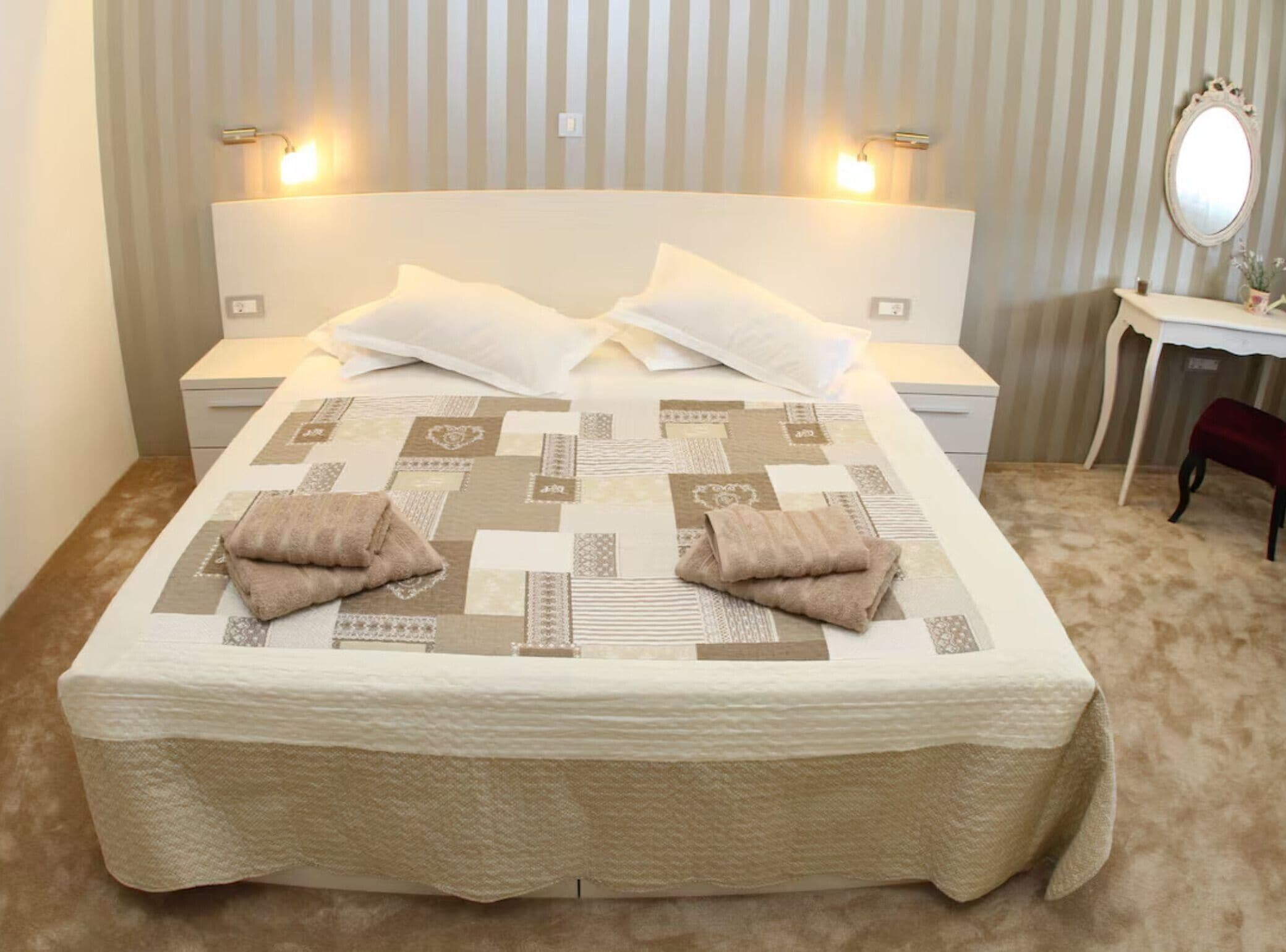 1 chambre, fer et planche à repasser, accès Internet, draps fournis