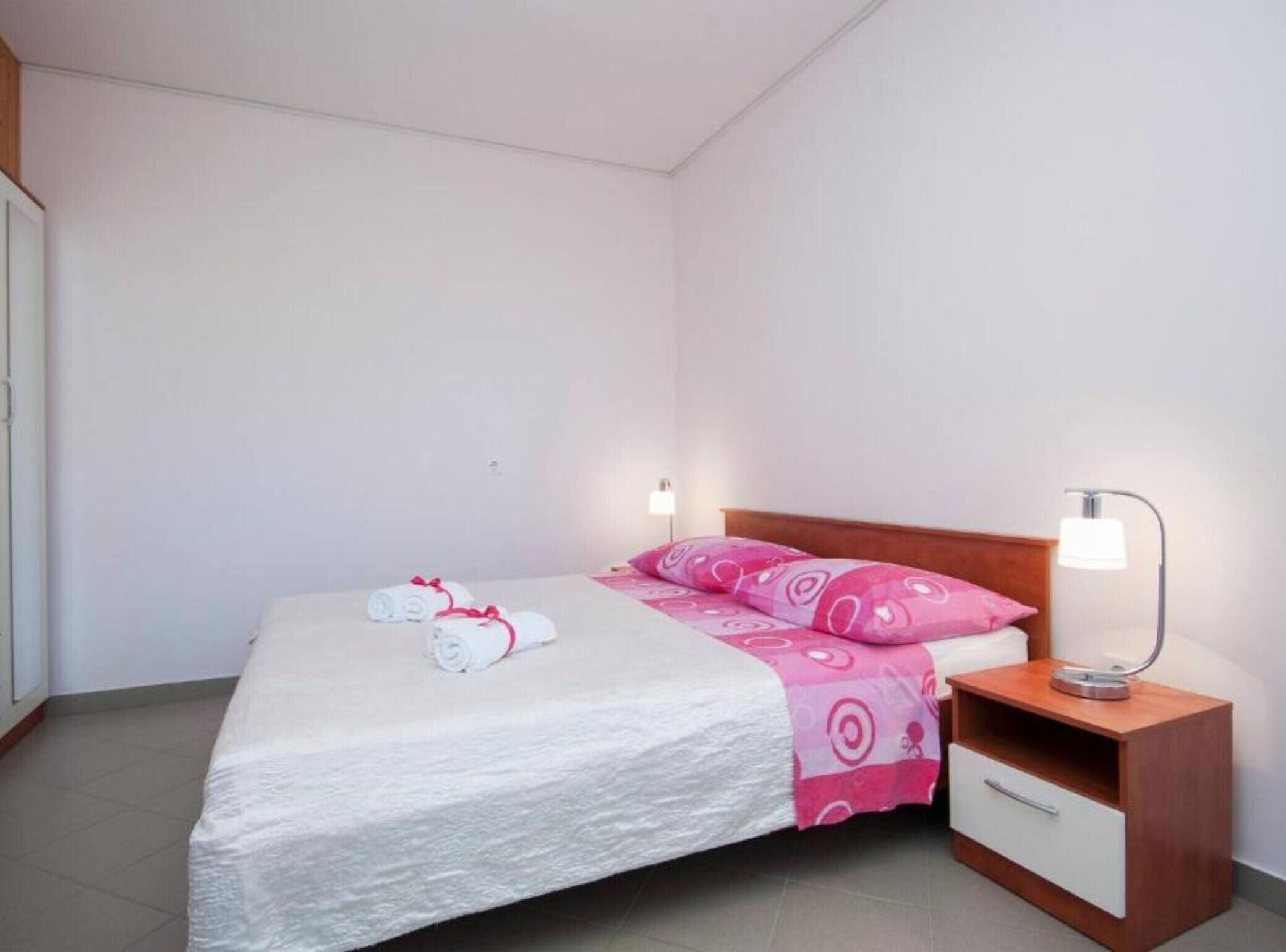 1 habitación, internet y ropa de cama 