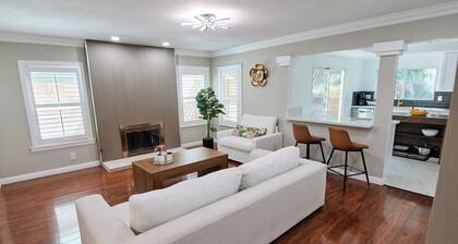 Home Retreat -Sleeps 8 - Near Raging Waters, DisneyLand & LA